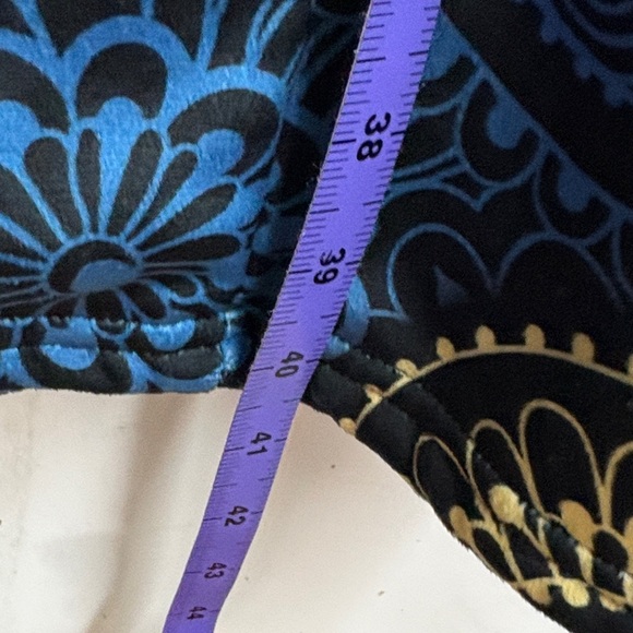 Luna Fide The Kali Cloak Luxurious Black and Gold Patterned for Men and Woman - Picture 16 of 16